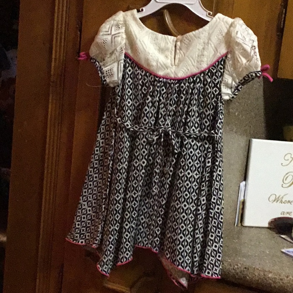 Dress - Picture 2 of 2